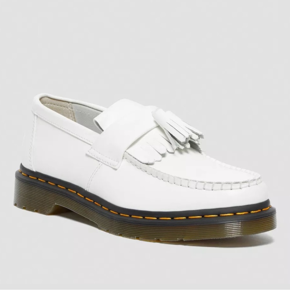 FREE SHIPPING NIB Dr. Martens Women's Adrian Tassel Virginia Leather Loafers